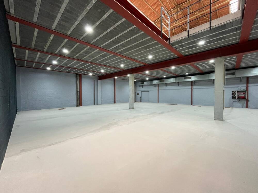 Handelszaak te in Waterloo 1410 6500.00€ slaapkamers 770.00m² - Zoekertje 483661