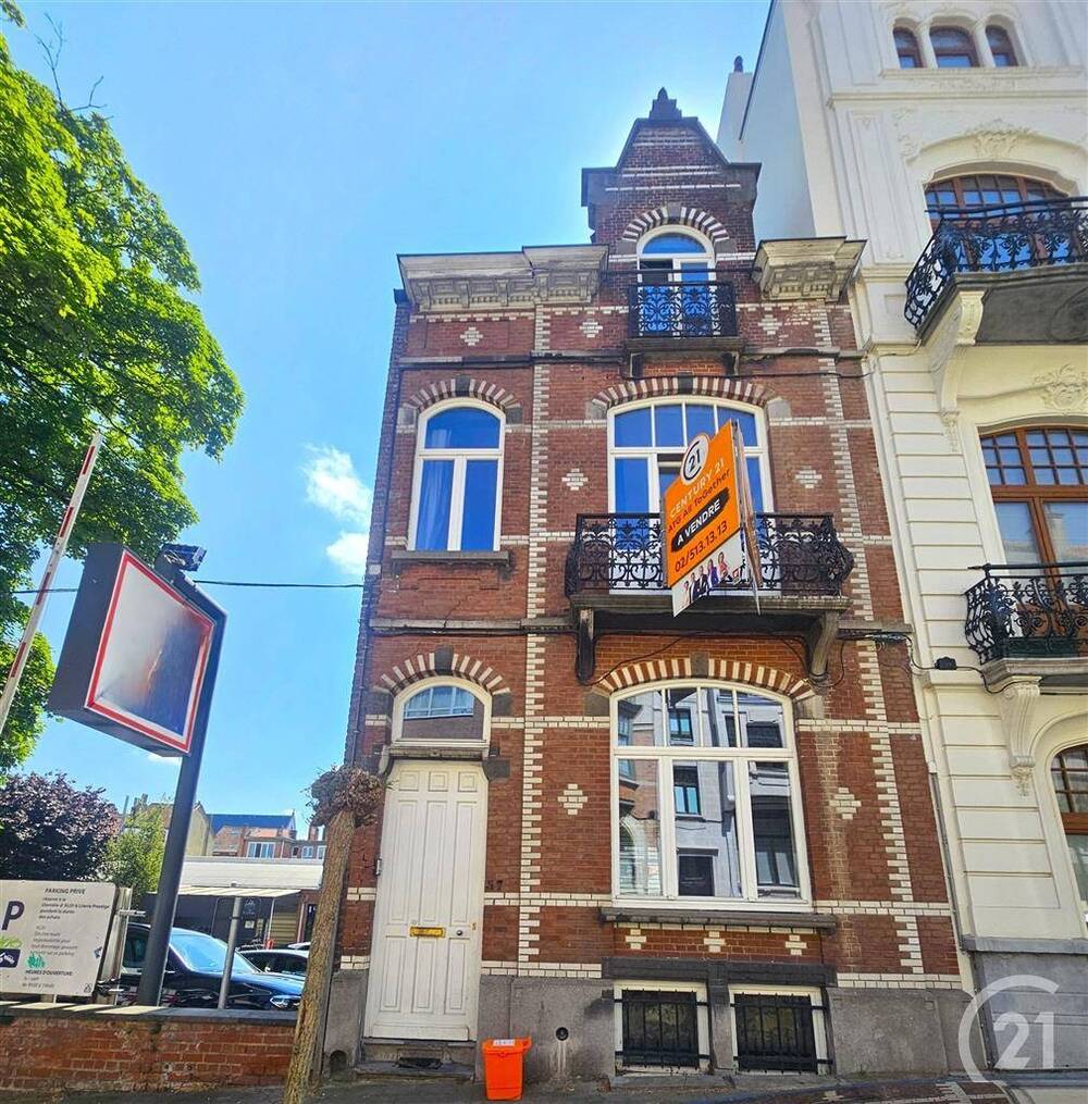 Huis te koop in Sint-Lambrechts-Woluwe 1200 695000.00€ 6 slaapkamers 261.00m² - Zoekertje 483861