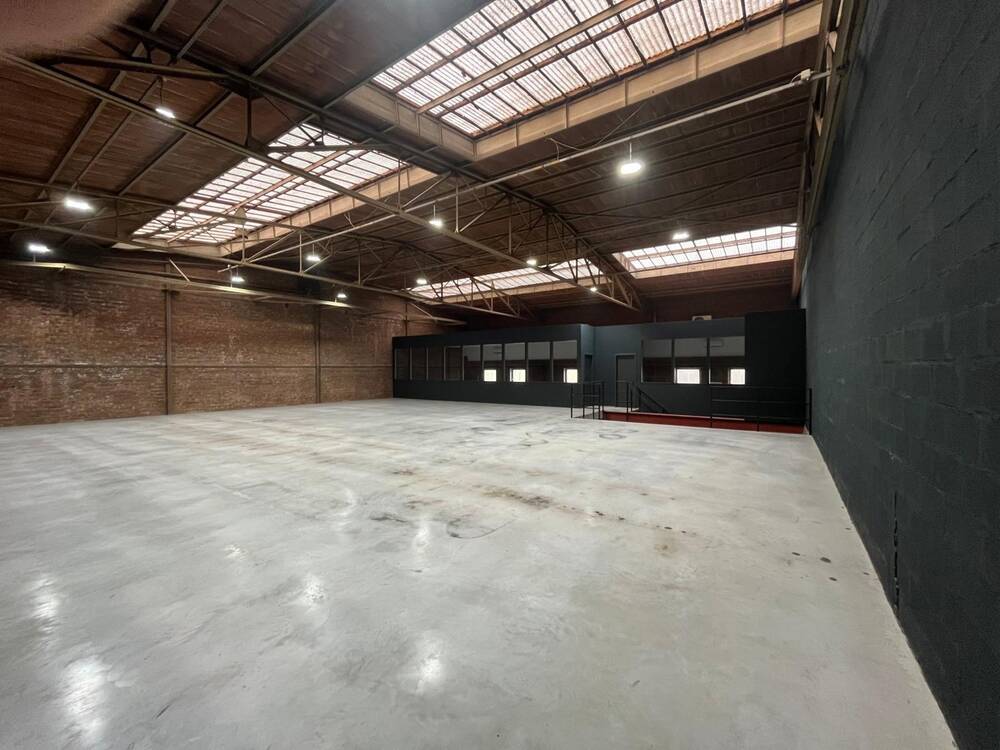 Handelszaak te in Waterloo 1410 6500.00€ slaapkamers 770.00m² - Zoekertje 483836