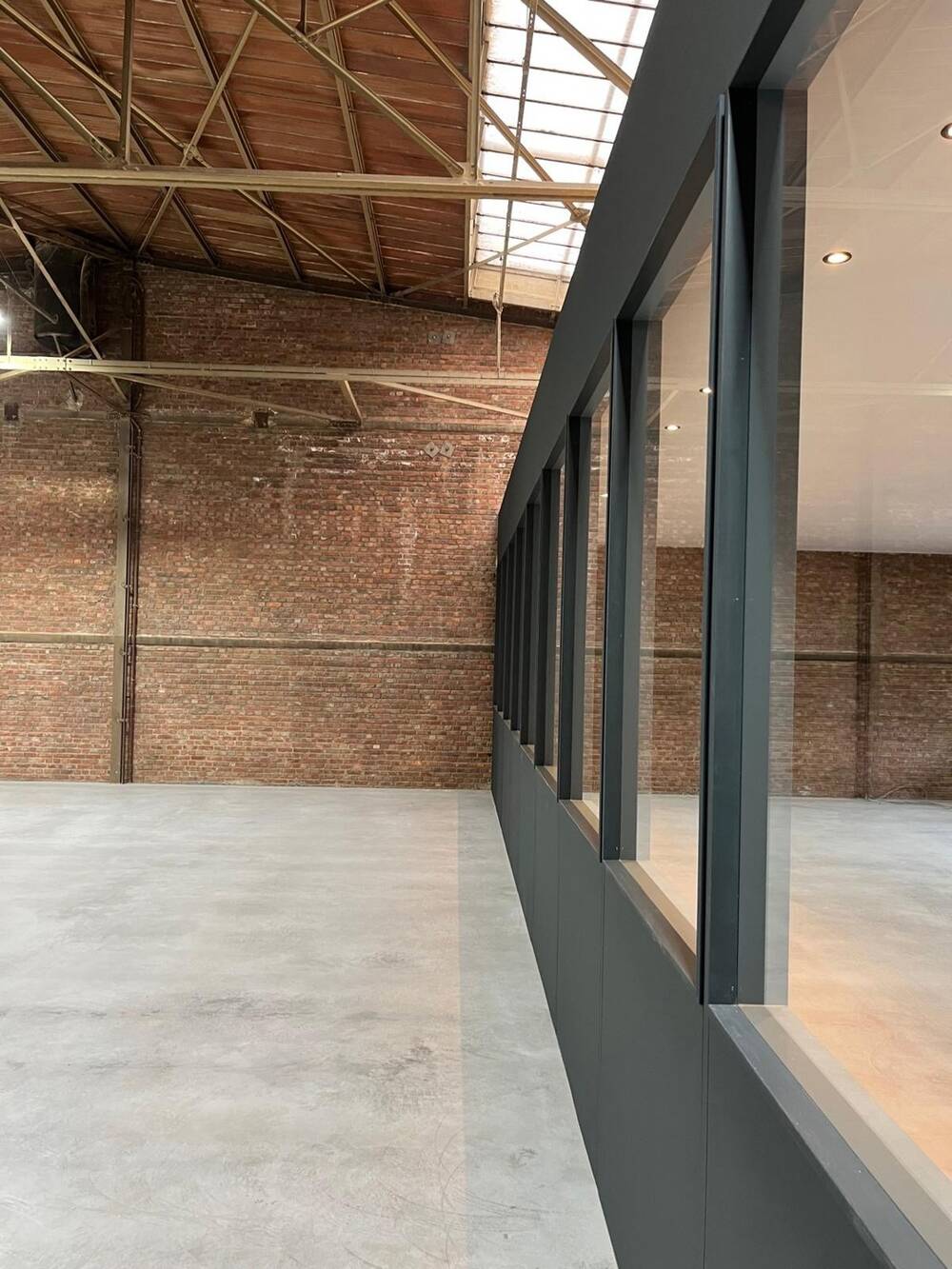 Handelszaak te in Waterloo 1410 6500.00€ slaapkamers 770.00m² - Zoekertje 483835
