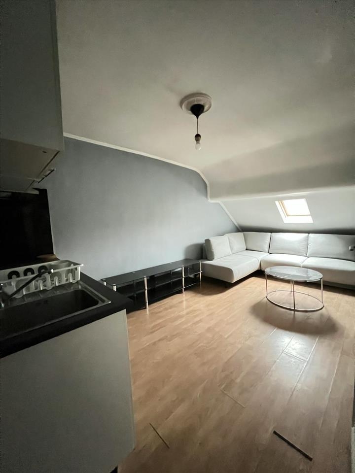 Huis te  huur in Sint-Agatha-Berchem 1082 750.00€  slaapkamers m² - Zoekertje 486154
