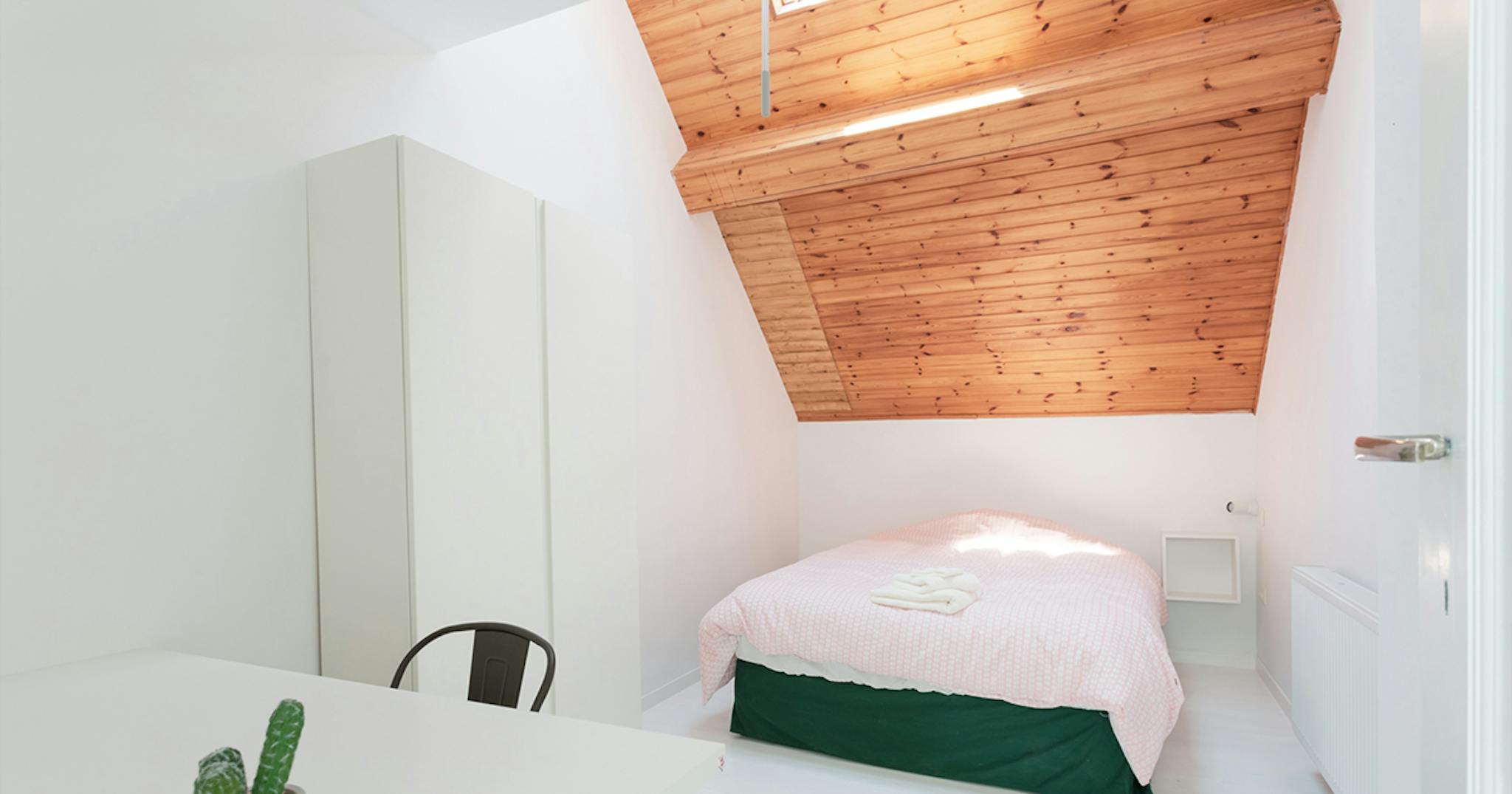 Appartement te  huur in Vorst 1190 705.00€ 1 slaapkamers 350.00m² - Zoekertje 683369