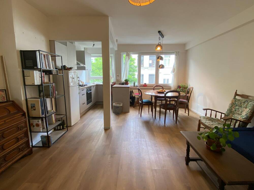Appartement à louer à Molenbeek-Saint-Jean 1080 850.00€ chambres m² - annonce 488852