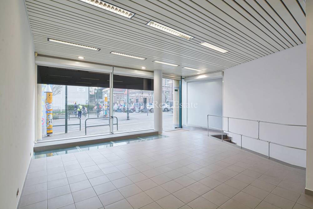 Handelszaak te huur in Sint-Pieters-Woluwe 1150 2500.00€ slaapkamers 145.00m² - Zoekertje 489084