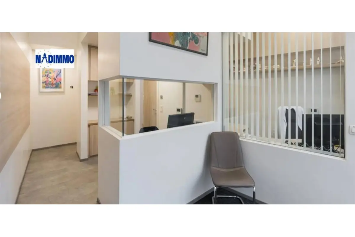 Handelszaak te  koop in Etterbeek 1040 299000.00€  slaapkamers 55.00m² - Zoekertje 490100