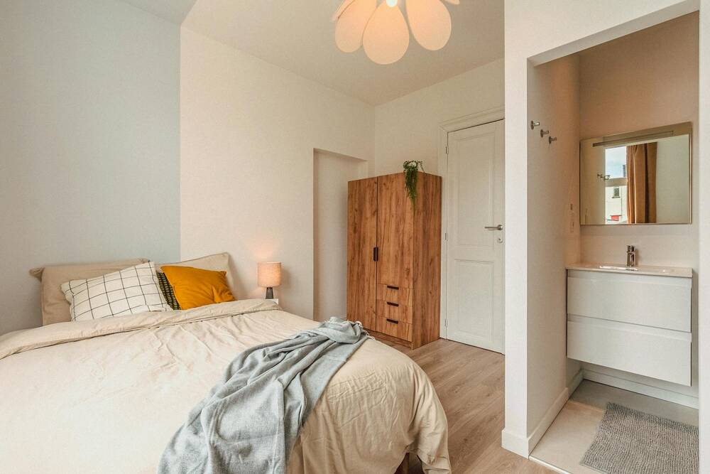 Appartement à louer à Saint-Josse-ten-Noode 1210 765.00€ 1 chambres 350.00m² - annonce 490531
