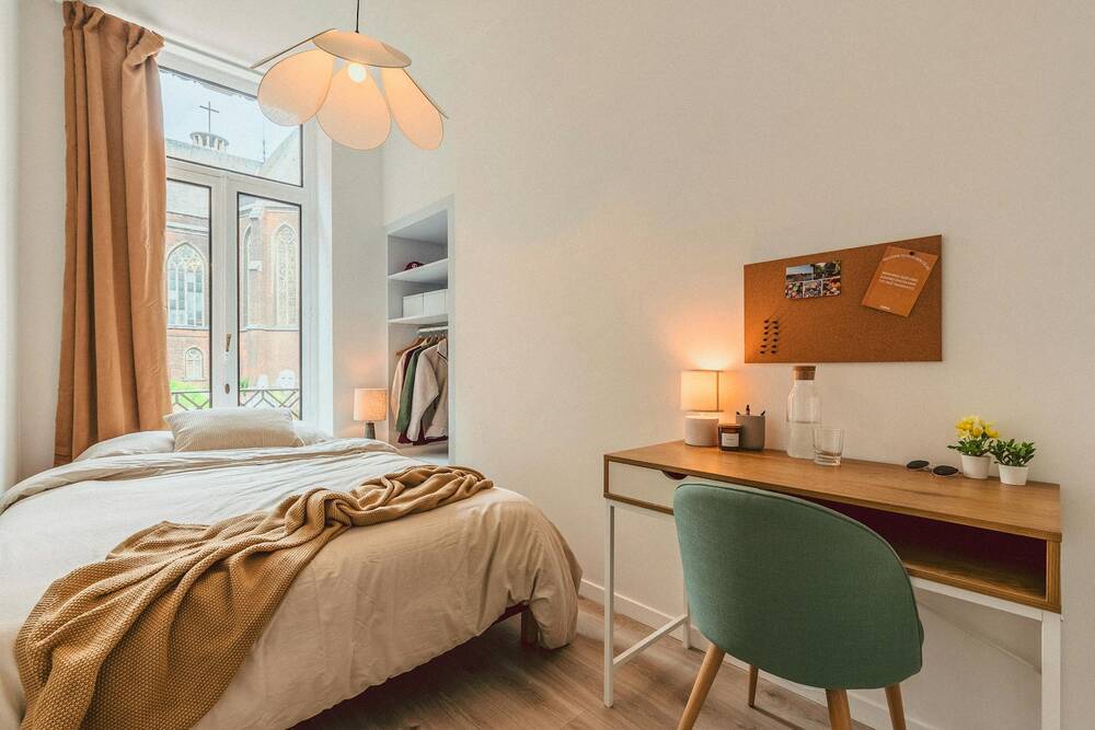 Appartement à louer à Saint-Josse-ten-Noode 1210 735.00€ 1 chambres 350.00m² - annonce 490526
