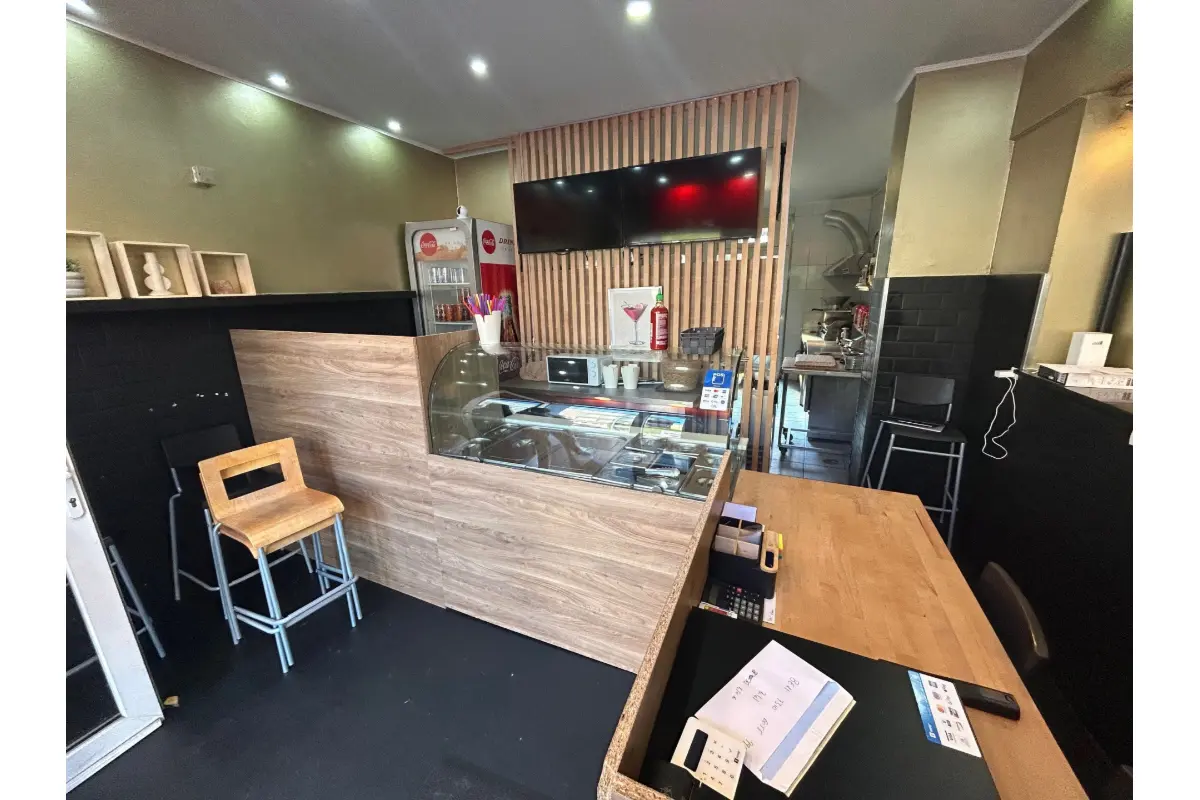 Handelszaak te  koop in Ukkel 1180 85000.00€  slaapkamers 40.00m² - Zoekertje 490692