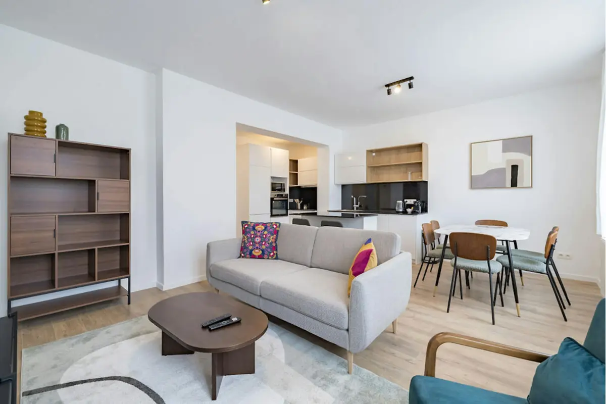 Mixgebouw te  huur in Elsene 1050 1800.00€  slaapkamers m² - Zoekertje 492825