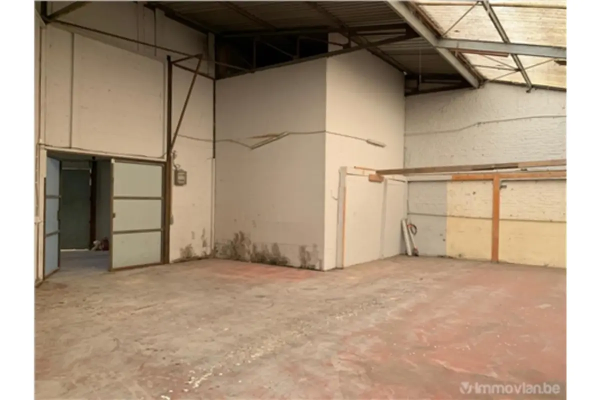 Handelszaak te  huur in Vorst 1190 785.00€ 0 slaapkamers m² - Zoekertje 493535