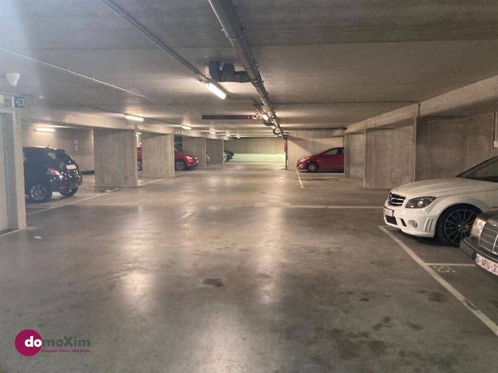 Parking & garage te huur in Sint-Joost-ten-Node 1210 100.00€ slaapkamers m² - Zoekertje 504988