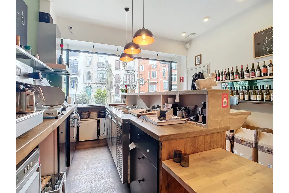 Handelszaak te  koop in Vorst 1190 60000.00€  slaapkamers 100.00m² - Zoekertje 503296