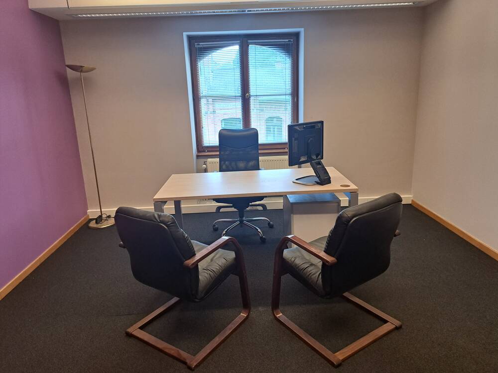 Handelszaak te huur in Elsene 1050 750.00€ slaapkamers m² - Zoekertje 503924
