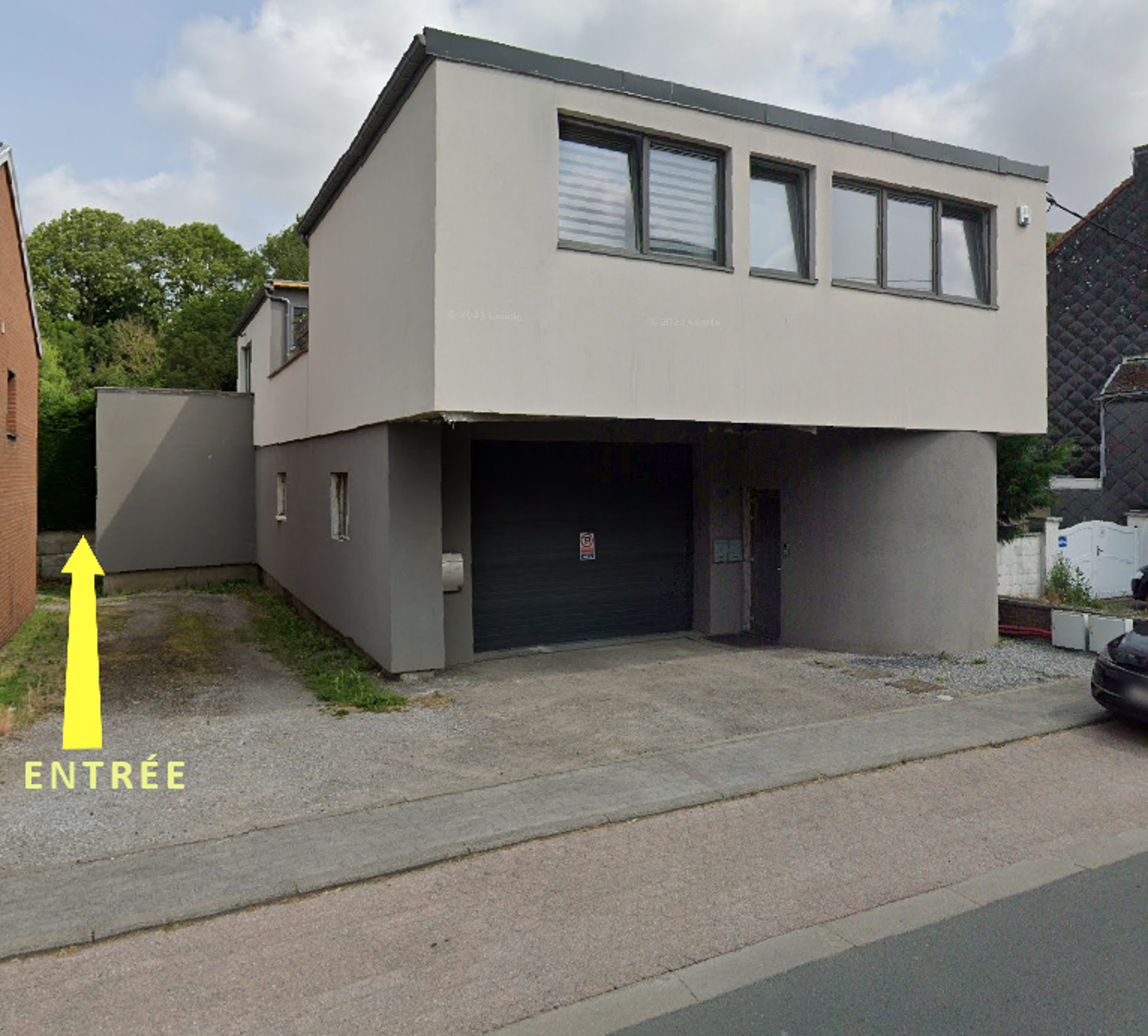 Box à louer à Roux 6044 300.00€ chambres m² - annonce 501214
