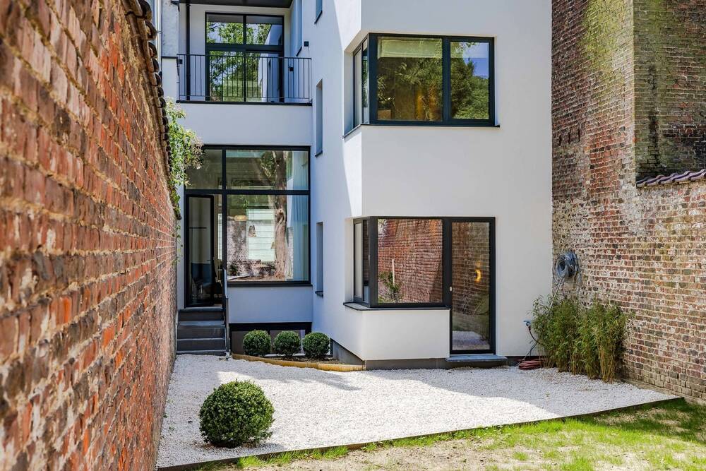 Rez-de-chaussée à louer à Saint-Gilles 1060 4250.00€ 3 chambres 207.00m² - annonce 501541