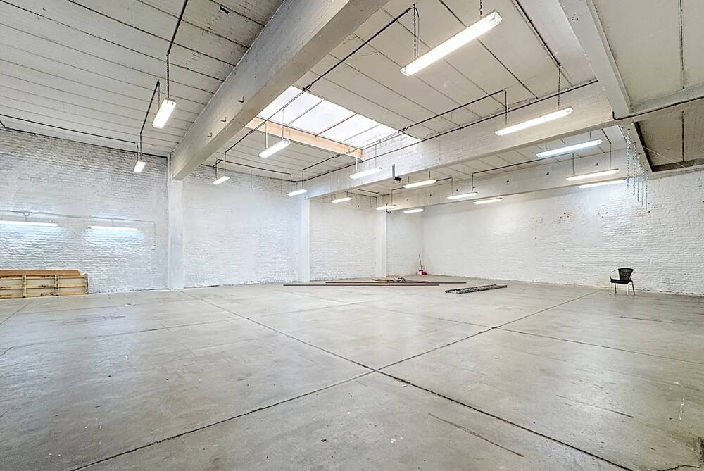 Handelszaak te koop in Sint-Jans-Molenbeek 1080 499000.00€ slaapkamers 384.00m² - Zoekertje 501205