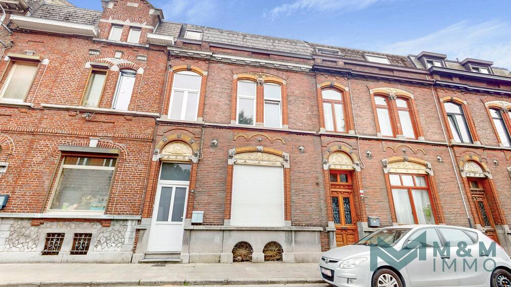 Maison de maître à vendre à Marchienne-au-Pont 6030 175000.00€ 6 chambres 262.00m² - annonce 498384