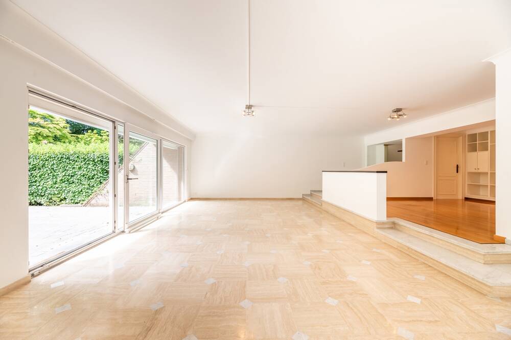 Villa te huur in Ukkel 1180 3400.00€ 4 slaapkamers 328.00m² - Zoekertje 498498