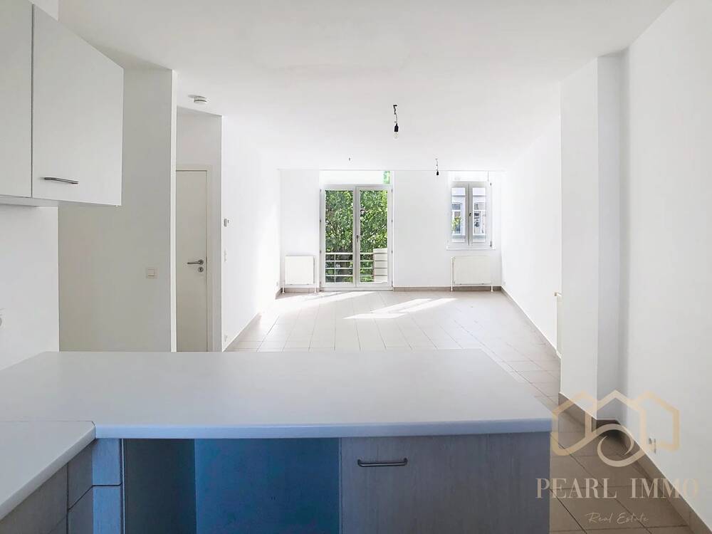 Studio à louer à Saint-Gilles 1060 780.00€  chambres m² - annonce 498302