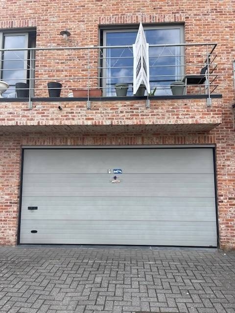 Parking & garage te huur in Zoersel 2980 150.00€ slaapkamers m² - Zoekertje 497608