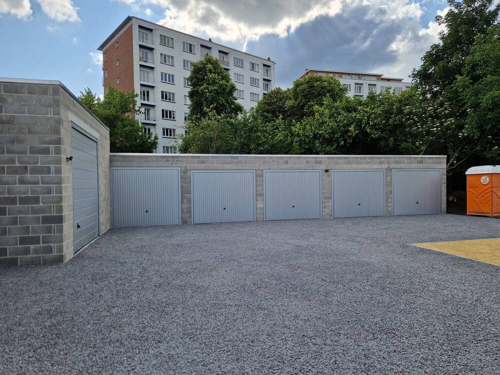 Parking & garage te huur in Waver 1300 150.00€ slaapkamers m² - Zoekertje 497788