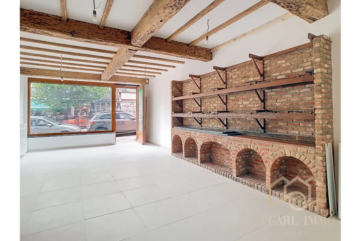 Handelszaak te  huur in Sint-Gillis 1060 2500.00€  slaapkamers 165.00m² - Zoekertje 498305