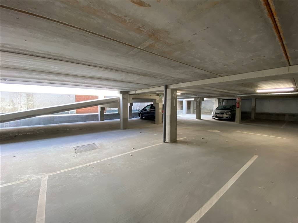 Parking & garage te huur in Doornik 7500 80.00€ slaapkamers m² - Zoekertje 496922