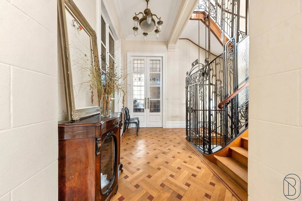 Maison de maître à vendre à Tournai 7500 575000.00€ 4 chambres 350.00m² - annonce 497038