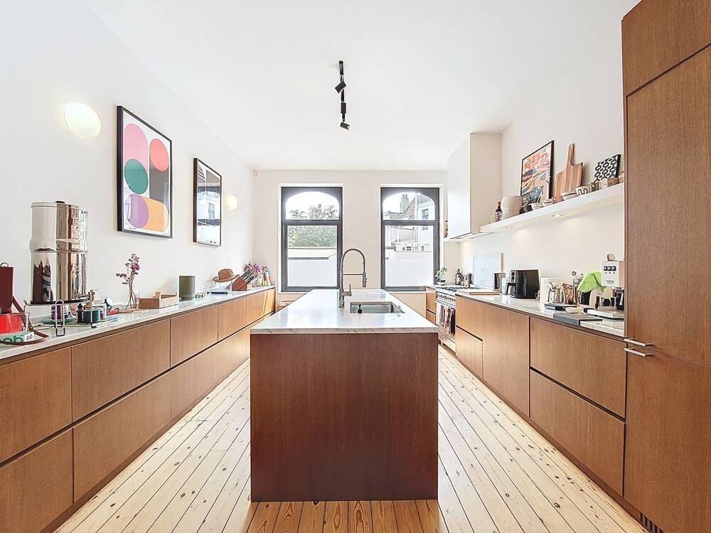 Benedenverdieping te huur in Etterbeek 1040 2950.00€ 2 slaapkamers 140.00m² - Zoekertje 497079