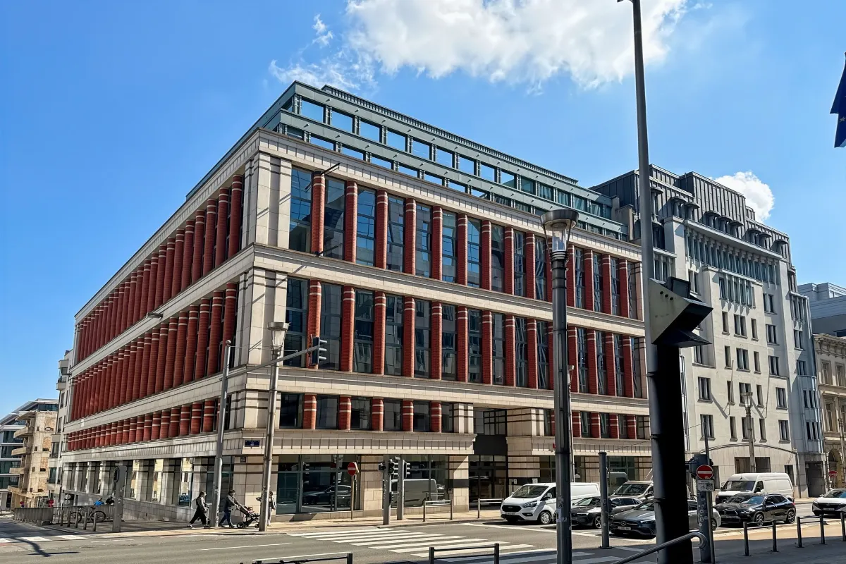 Commerce à louer à Etterbeek 1040 939.00€ 0 chambres m² - annonce 496539