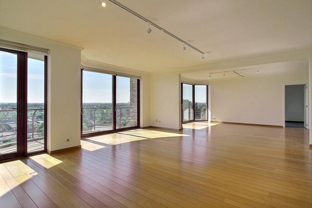 Appartement à à Waterloo 1410 1600.00€ 3 chambres 192.00m² - annonce 495932