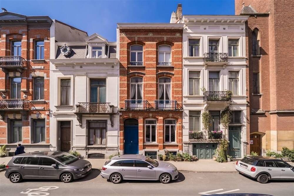 Huis te koop in Brussel 1000 1180000.00€ 6 slaapkamers 360.00m² - Zoekertje 494971