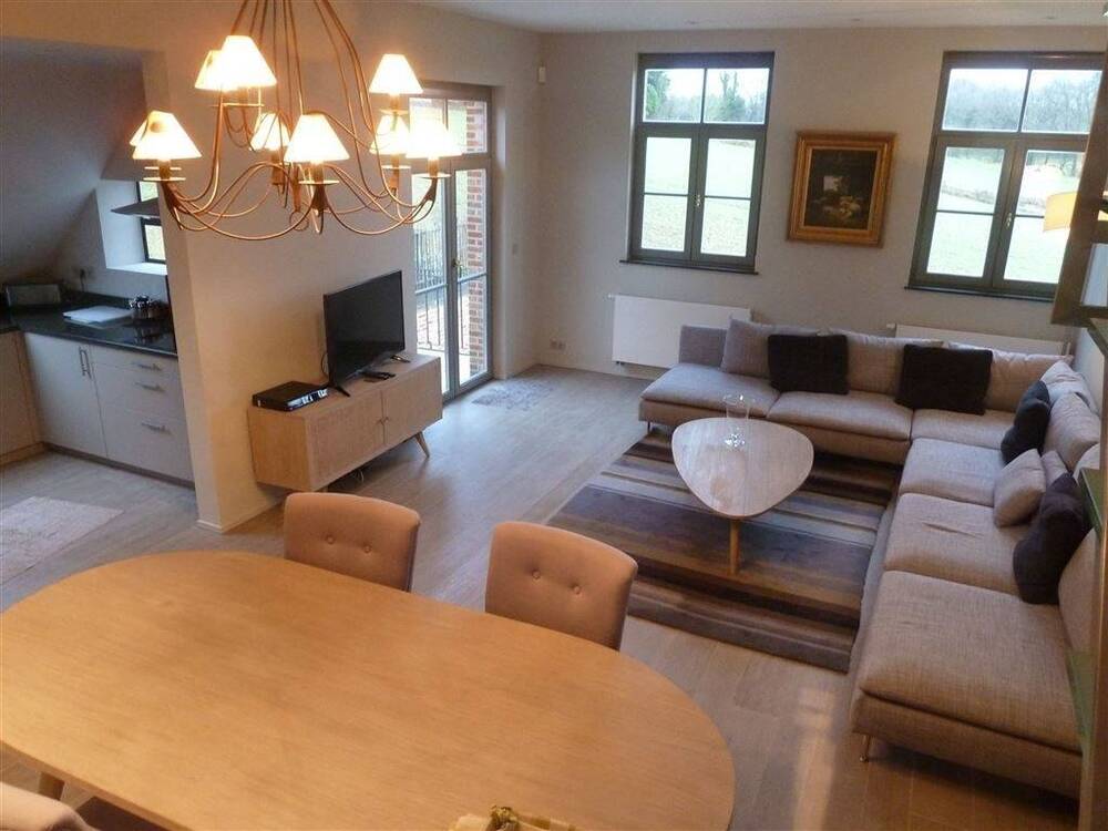 Villa à louer à Rhode-Saint-Genese 1640 2400.00€ 3 chambres 150.00m² - annonce 495436