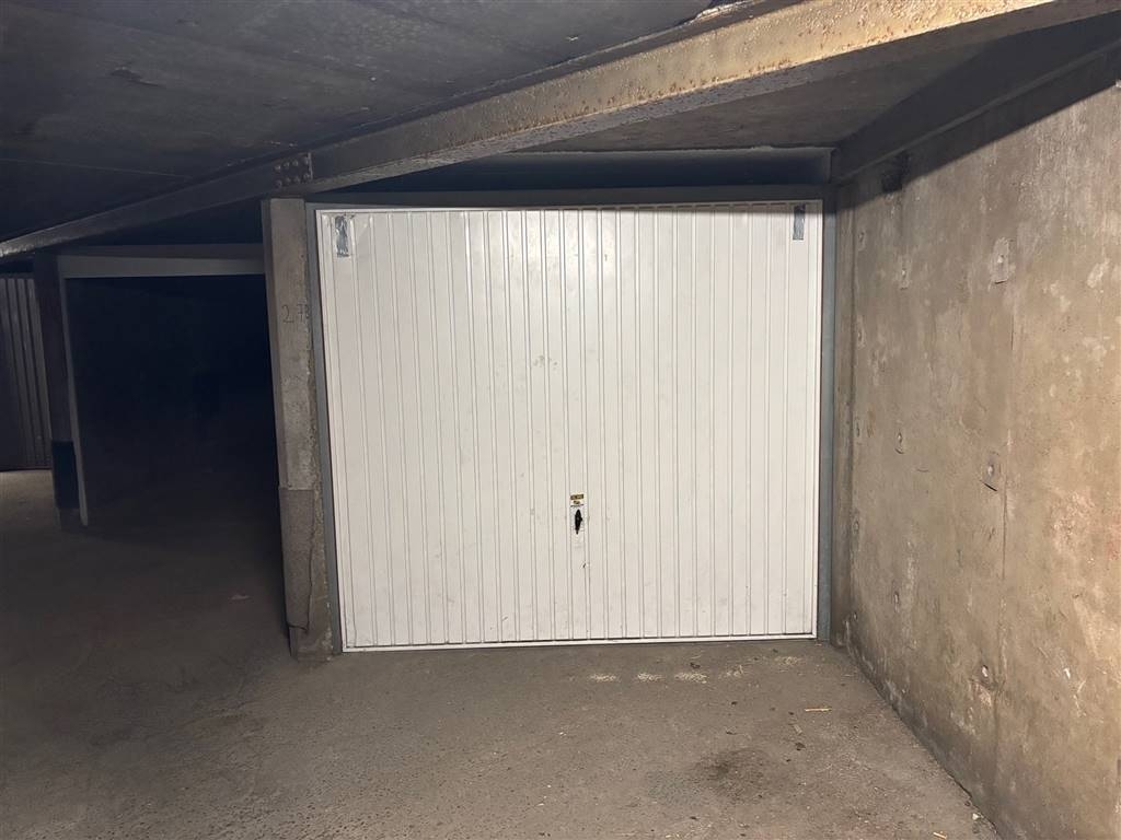 Parking & garage te  koop in Deurne 2100 16500.00€  slaapkamers m² - Zoekertje 495814