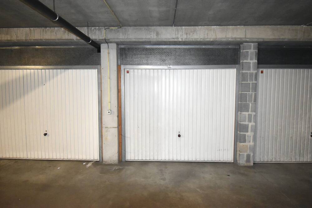 Parking & garage te  koop in Evere 1140 18000.00€  slaapkamers m² - Zoekertje 495193