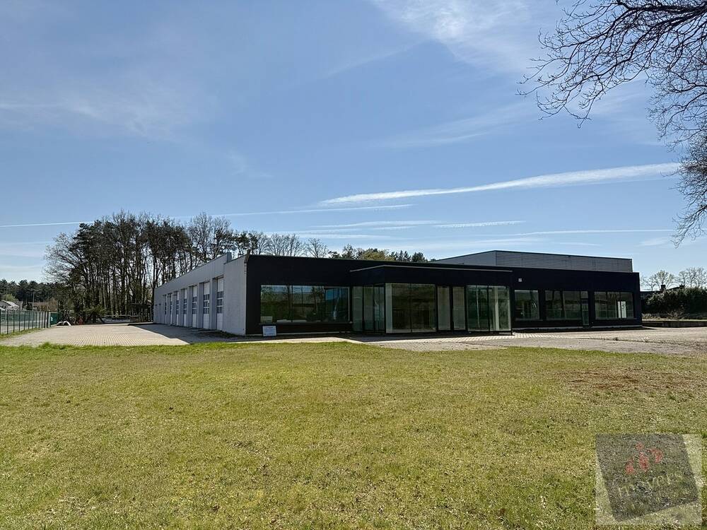 Handelszaak te  koop in Bocholt 3950 3000000.00€  slaapkamers m² - Zoekertje 494028