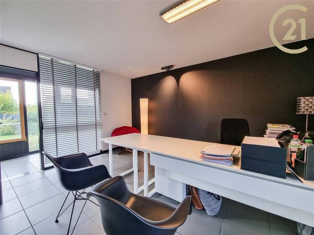 Commerce à louer à Erpent 5101 1890.00€ chambres 170.00m² - annonce 494082
