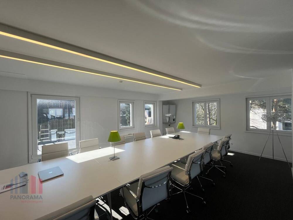 Commerce à louer à Sint-Denijs-Westrem 9051 2656.00€ chambres 201.00m² - annonce 493995