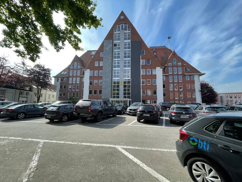 Commerce à louer à Sint-Denijs-Westrem 9051 980.00€ chambres 97.00m² - annonce 493874
