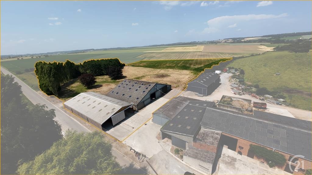 Handelszaak te  koop in Corenne 5620 350000.00€  slaapkamers m² - Zoekertje 493862