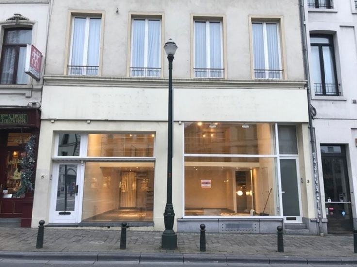 Commerce à louer à Bruxelles 1000 2600.00€  chambres m² - annonce 494614