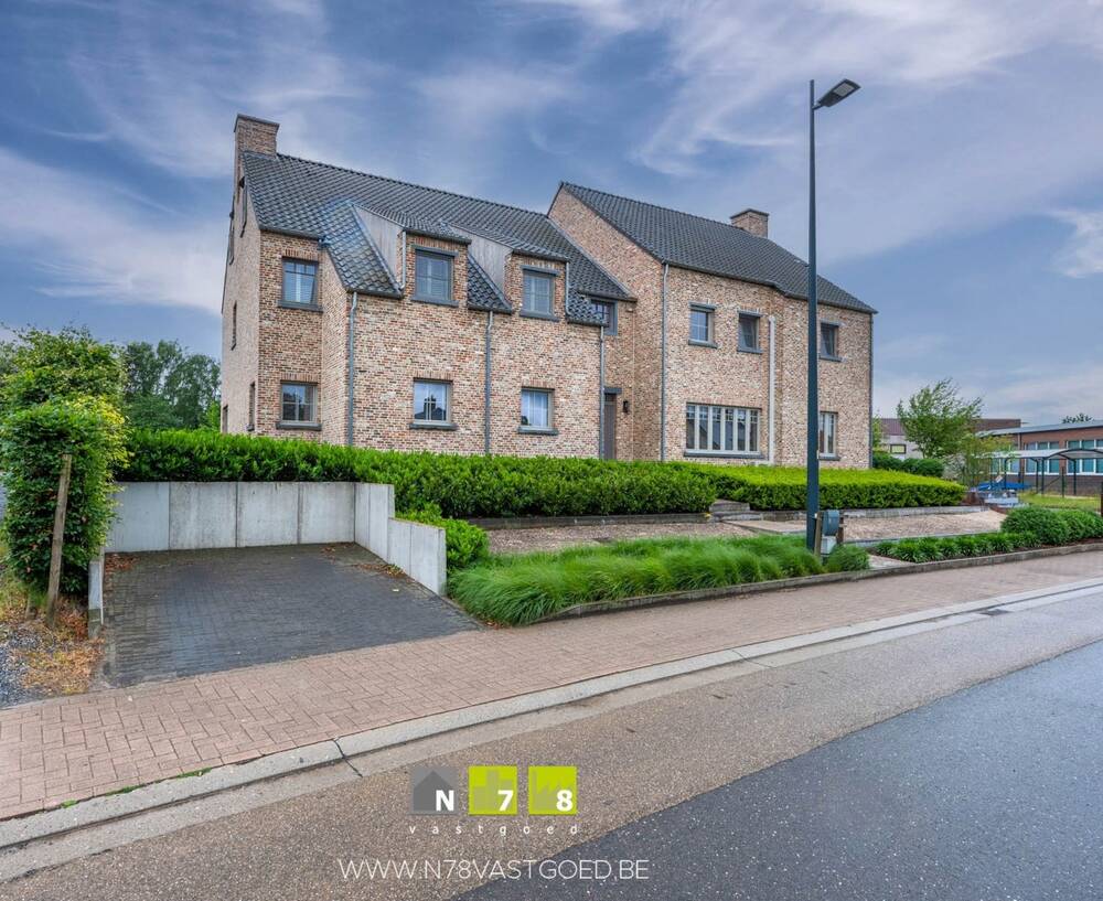 Maison à vendre à Meeuwen-Gruitrode 3670 0.00€ 3 chambres 210.00m² - annonce 505524