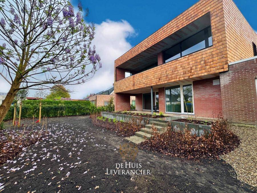 Huis te huur in Kontich 2550 2400.00€ 3 slaapkamers 200.00m² - Zoekertje 505561