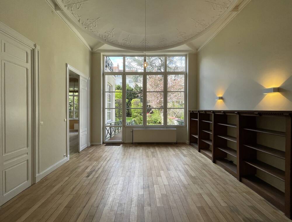 Rez-de-chaussée à louer à Saint-Gilles 1060 3600.00€ 4 chambres 335.00m² - annonce 507871