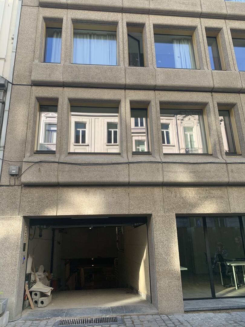 Box te  koop in Brussel 1000 45000.00€  slaapkamers m² - Zoekertje 508993