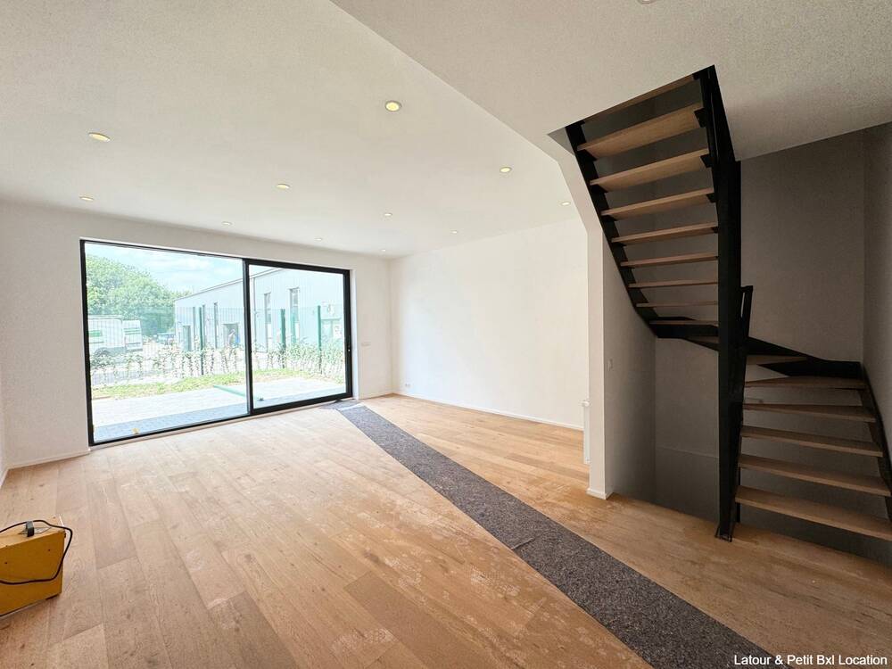 Maison à louer à Woluwe-Saint-Pierre 1150 3000.00€ 5 chambres 236.00m² - annonce 530371