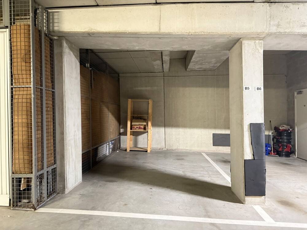 Parking te in Sint-Lambrechts-Woluwe 1200 100.00€ slaapkamers m² - Zoekertje 510268