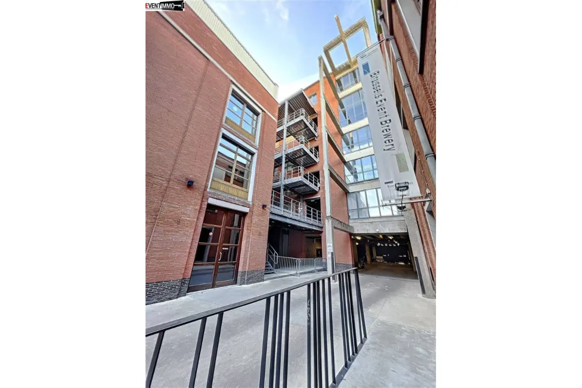 Commerce à louer à Molenbeek-Saint-Jean 1080 3200.00€  chambres 450.00m² - annonce 511814