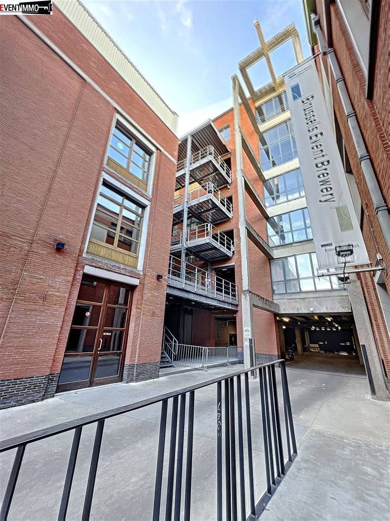 Handelszaak te  huur in Sint-Jans-Molenbeek 1080 3200.00€  slaapkamers 450.00m² - Zoekertje 511814