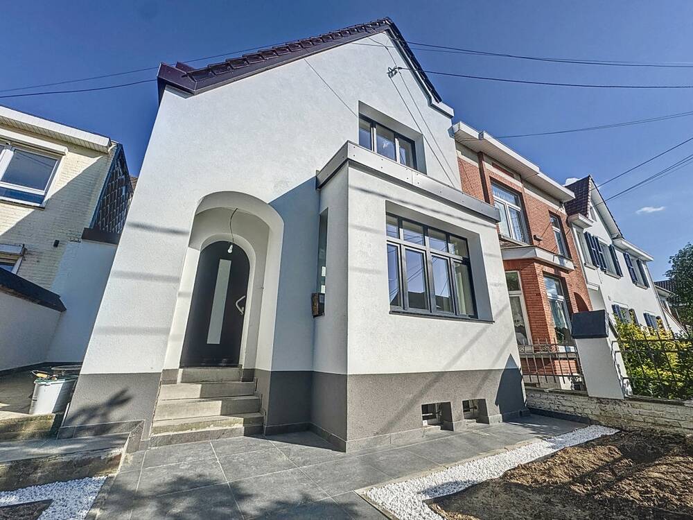Huis te  in Waterloo 1410 2100.00€ 3 slaapkamers 150.00m² - Zoekertje 511551